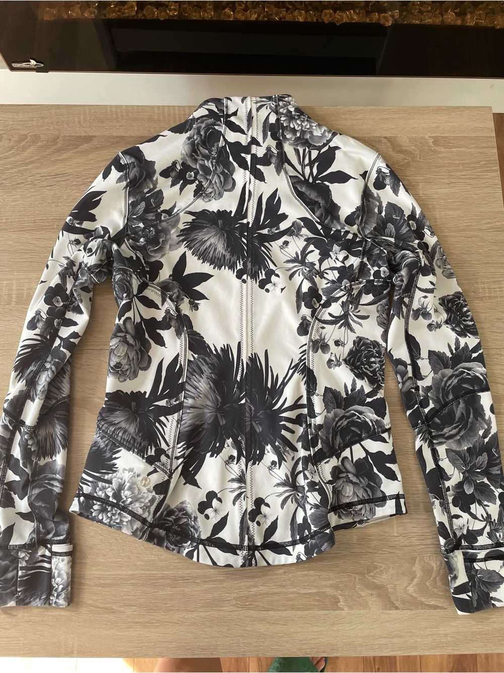lululemon athletica Black & White Floral Zip-Up Bomber Jacket - Picture 4 of 4